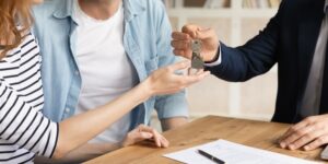 How a Clovelly Buyers Agent Simplifies Property Buying